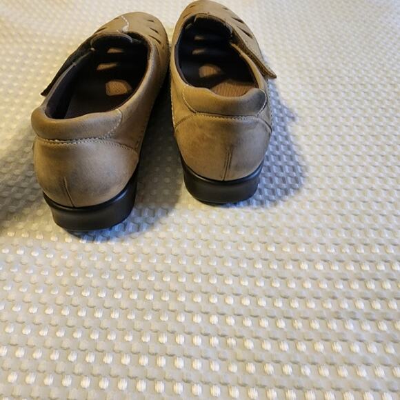 SAS EUC WOMEN'S SIZE 10.5 SUEDE LEATHER ROAMER SLIPON LOAFERS SHOES CREAM TAN - Picture 7 of 11